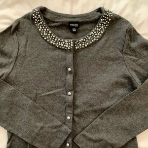 Rafaella gray sweater/cardigan ….petite small…..Very good condition!